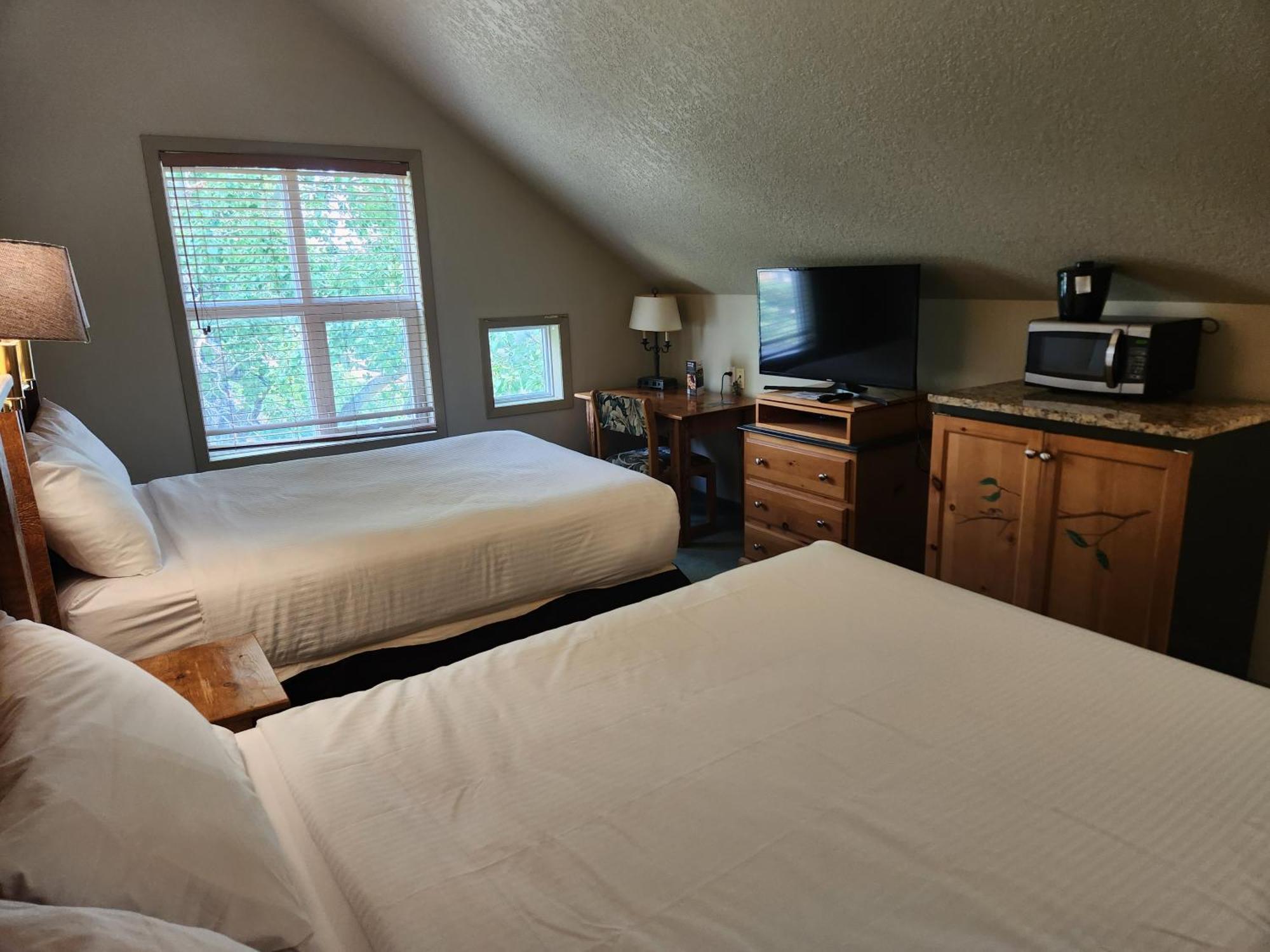 Waterton Lakes Lodge Resort Eksteriør billede