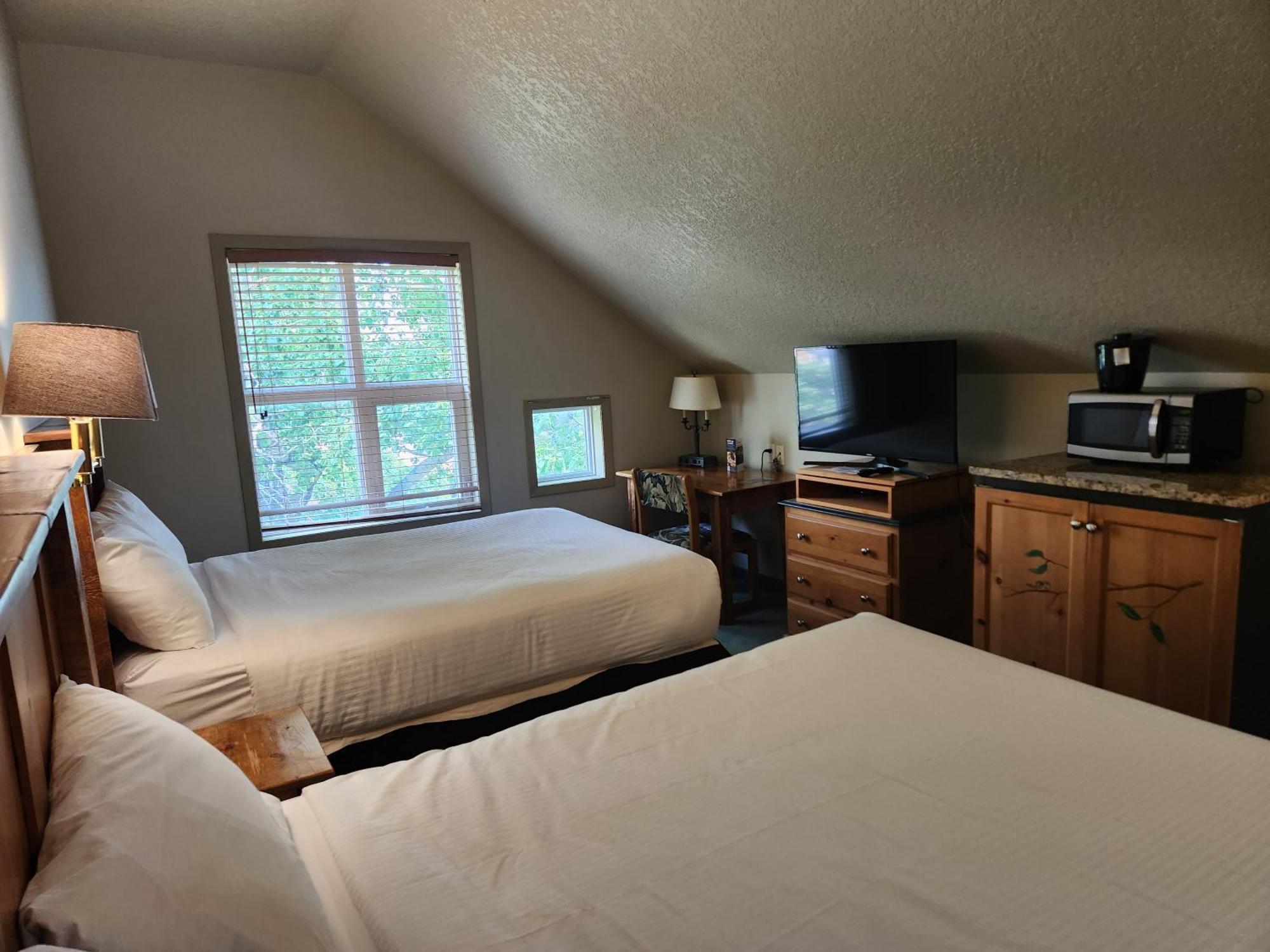 Waterton Lakes Lodge Resort Eksteriør billede